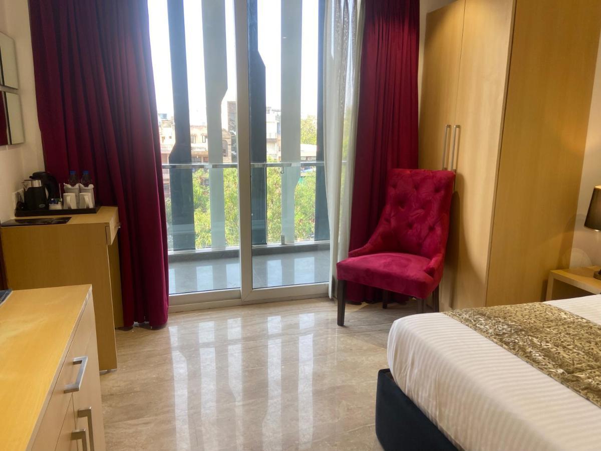 Hotel Malbork Inn Rajouri Garden Delhi - Couple Friendly Local Ids Accepted New Delhi Eksteriør bilde